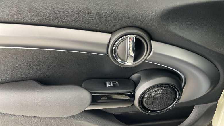 MINI Hatchback 1.5 Cooper Exclusive 5dr Auto Petrol Hatchback